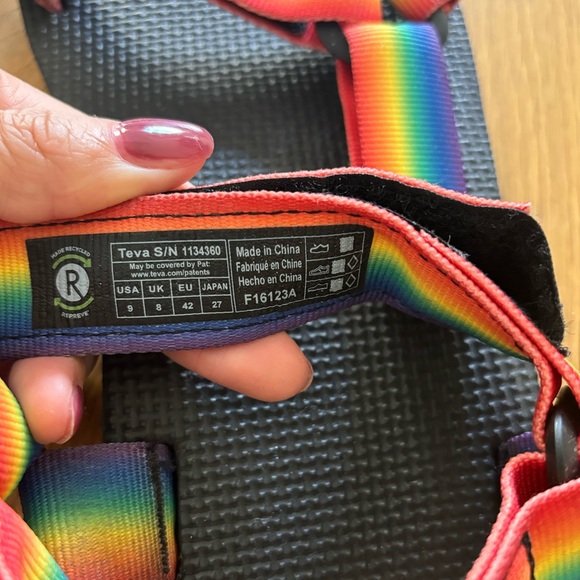 Teva sandals in rainbow color and men’s size 9 - Picture 3 of 4